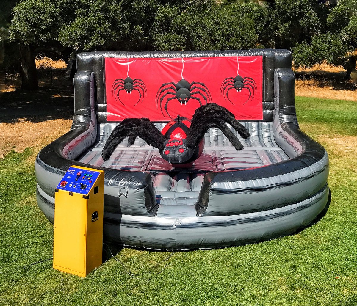 Mechanical Black Widow Spider Ride